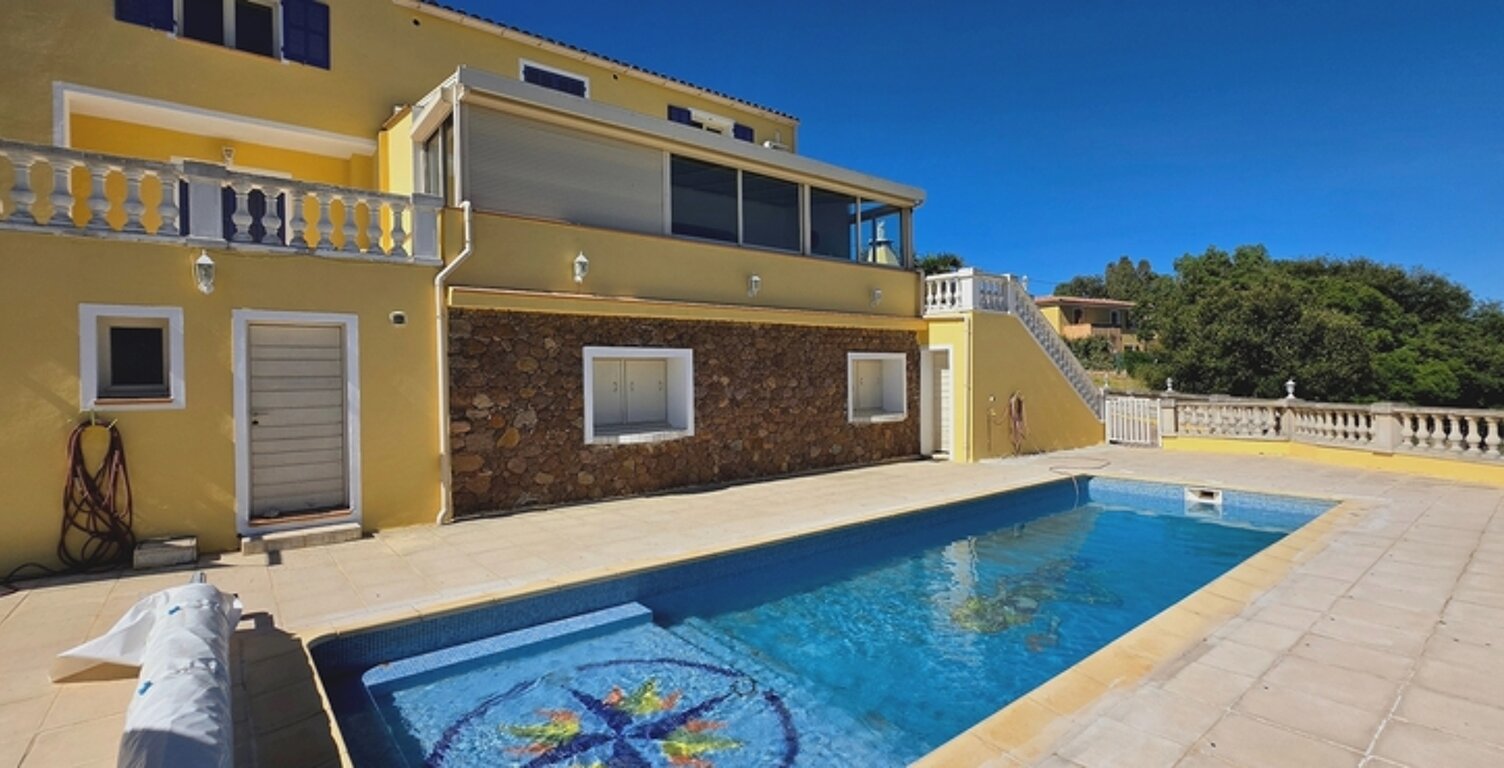 CALENZANA Maison à vendre 305 m² terrain de 5600 m² - Piscine - vue sur Calvi — photo 1