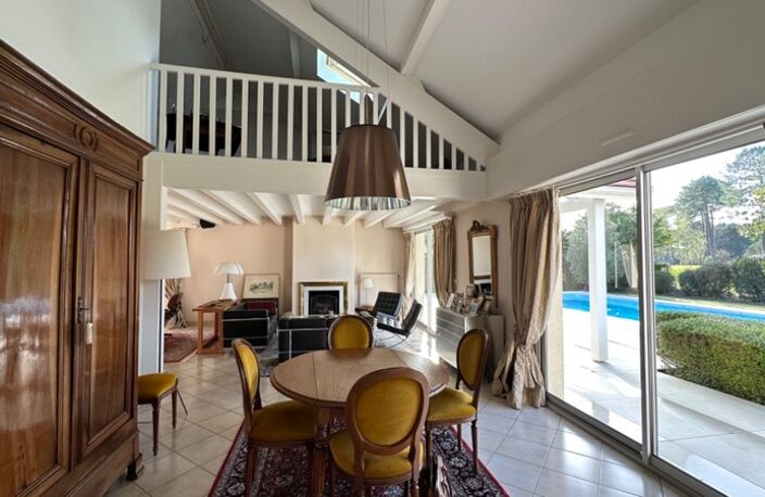 Villa bourgeoise 5/6 pièces au coeur du golf de Pessac — photo 3