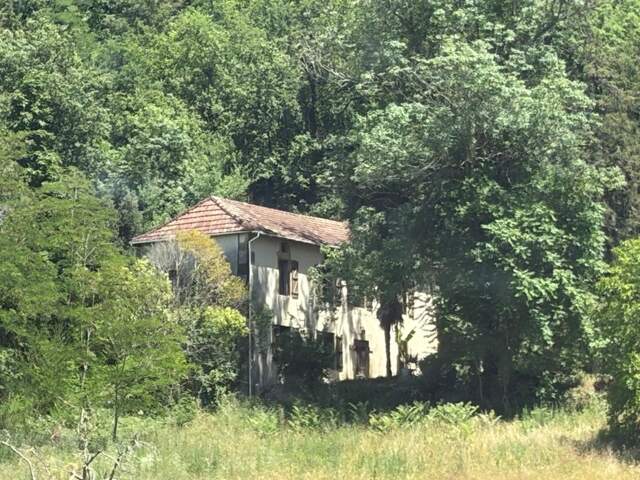 MARCIAC(32): cachée, au bout d'un chemin privé, PROPRIETE sur 2ha, anciens Bains avec sa source encore présente, dépendance, authenticité assurée ! — photo du bien
