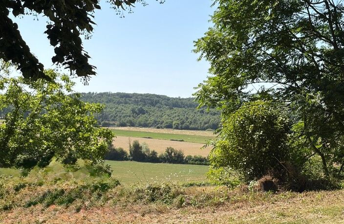 MARCIAC(32): cachée, au bout d'un chemin privé, PROPRIETE sur 2ha, anciens Bains avec sa source encore présente, dépendance, authenticité assurée ! — photo 2