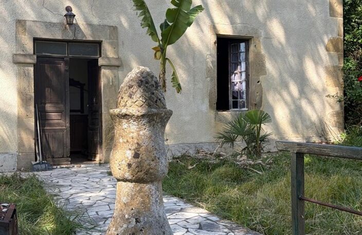 MARCIAC(32): cachée, au bout d'un chemin privé, PROPRIETE sur 2ha, anciens Bains avec sa source encore présente, dépendance, authenticité assurée ! — photo 5