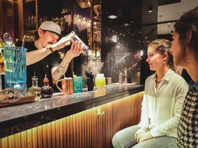 Pentes de la Croix-rousse : BAR/PUB/CLUB  Licence IV cause départ retraite conviendrait concept Speak-easy — photo du bien