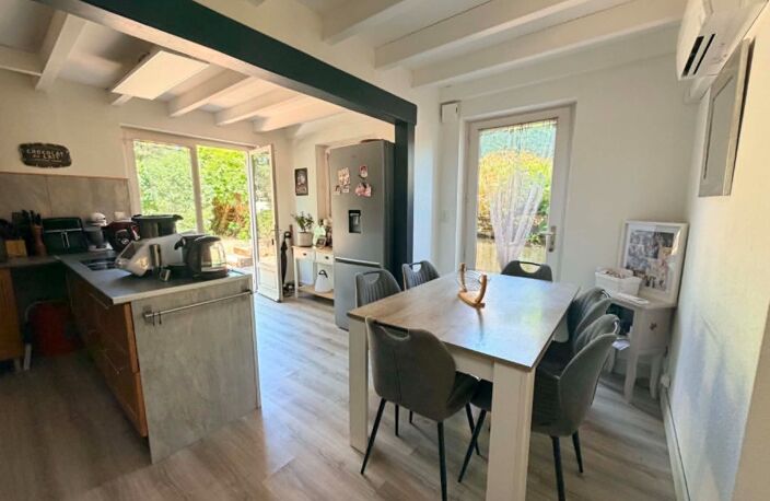 MAISON 100 M² AU CALME, 3 CHAMBRES, POSSIBILITE DE 4 CHAMBRES, TERRAIN DE 859 m², TERRASSE, POMPE A CHALEUR, CLIMATISATION, ASSAINISSEMENT COLLECTIF, TOITURE OK, DOUBLE VITRAGE GARAGE — photo 2