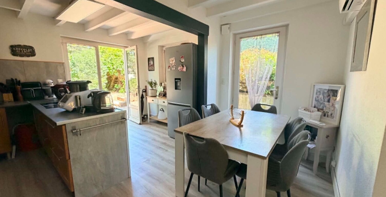 MAISON 100 M² AU CALME, 3 CHAMBRES, POSSIBILITE DE 4 CHAMBRES, TERRAIN DE 859 m², TERRASSE, POMPE A CHALEUR, CLIMATISATION, ASSAINISSEMENT COLLECTIF, TOITURE OK, DOUBLE VITRAGE GARAGE — photo 1