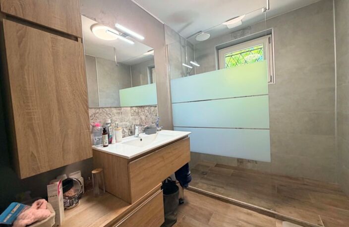 MAISON 100 M² AU CALME, 3 CHAMBRES, POSSIBILITE DE 4 CHAMBRES, TERRAIN DE 859 m², TERRASSE, POMPE A CHALEUR, CLIMATISATION, ASSAINISSEMENT COLLECTIF, TOITURE OK, DOUBLE VITRAGE GARAGE — photo 5