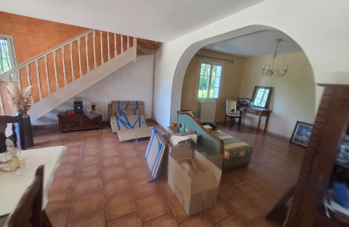 Cendras (30) secteur les Bedos à moins de 10 minutes d'ales, très belle villa 2005 d'environ 130m² sur un terrain clos et arboré de 902 m² — photo 4