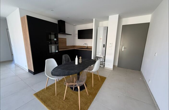 Appartement neuf à vendre 3 pièces  69,90 m2 jardin (84) LOURMARIN — photo 4