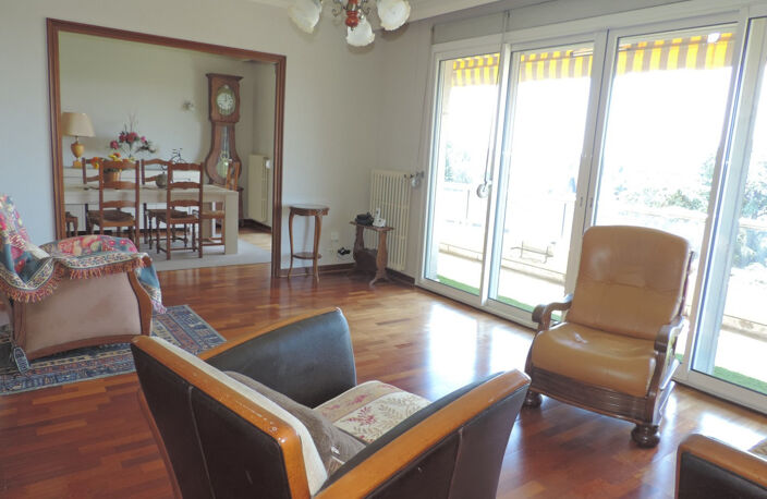 Dpt Ain (01), à vendre BOURG EN BRESSE, appartement T3 de 109 m² au sixième étage avec vue panoramique, balcon, cave et garage — photo 5
