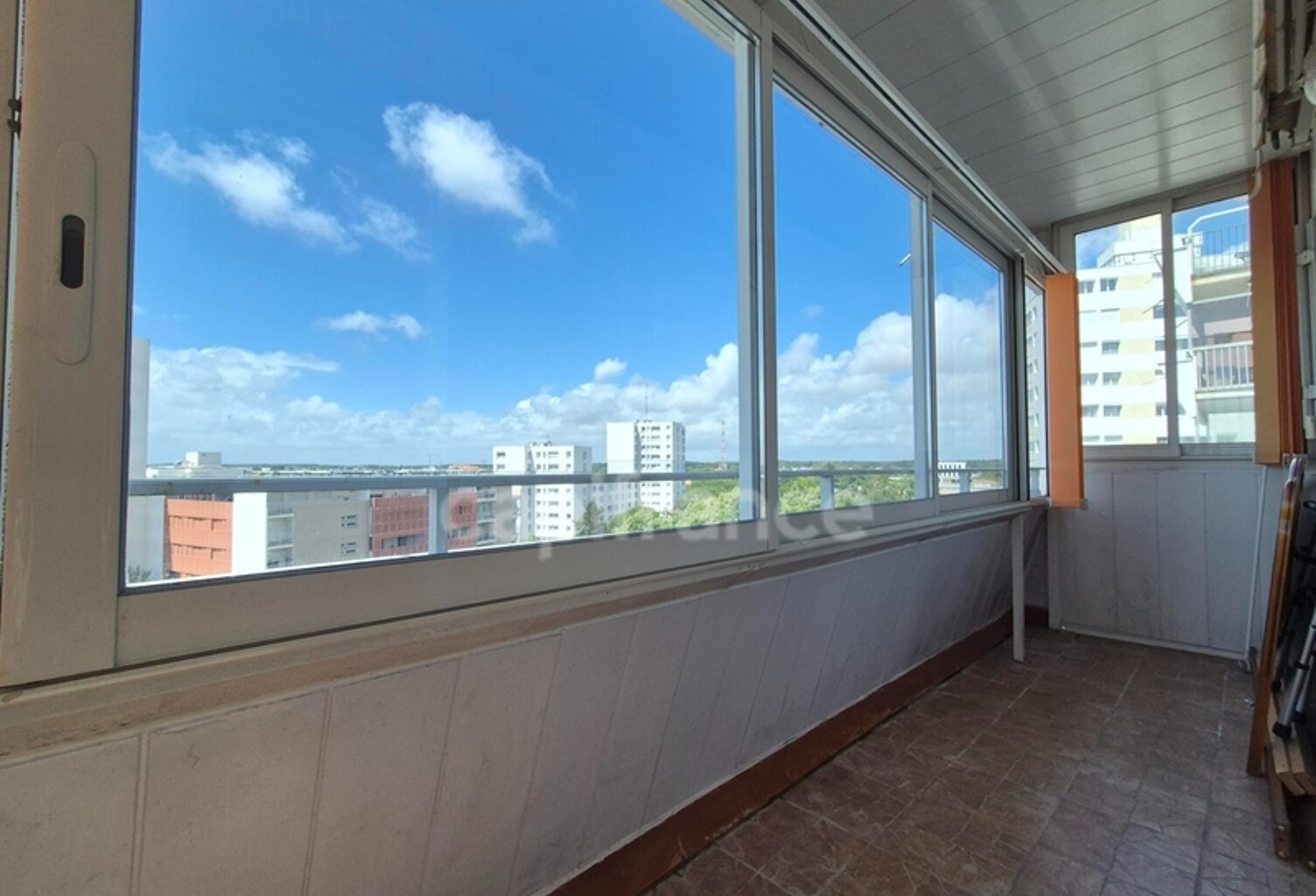 Appartement à vendre 4 pièces ROYAN (17) Loggia - Cave - Parking - Ascenseur — photo 1