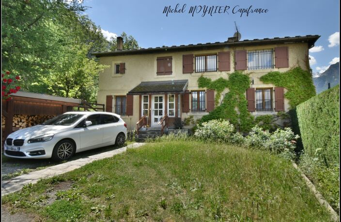 L’ARGENTIÈRE-LA-BESSÉE : MAISON DE CARACTÈRE DE 194 M², TERRAIN DE 2 510 M² ET NOMBREUSES ANNEXES — photo 4