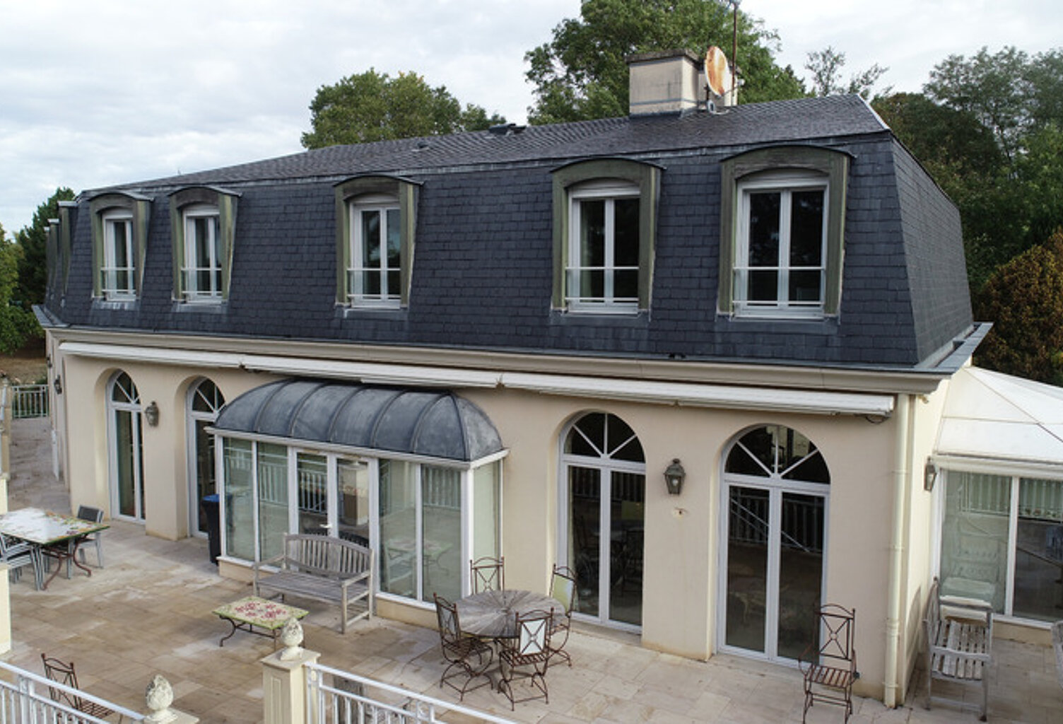 Dpt Seine et Marne (77), à vendre proche de MEAUX superbe propriété de 450 m2 sur terrain arboré de 2 herctares — photo 1