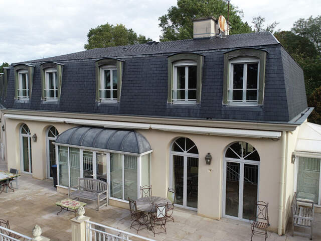 Dpt Seine et Marne (77), à vendre proche de MEAUX superbe propriété de 450 m2 sur terrain arboré de 2 herctares — photo du bien