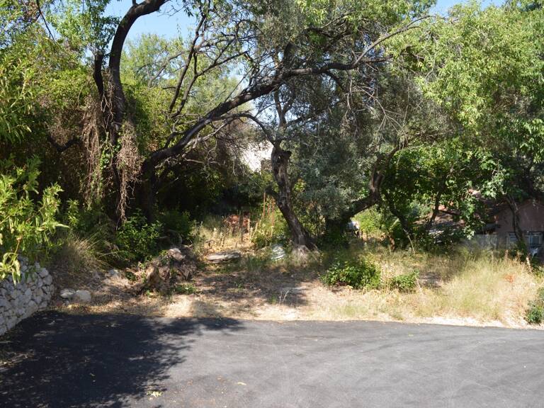 Toulon 4 chemin des routes / chemin de pelvoux Terrain constructible de 722 m2 zone UE emprise 20 % — photo 1