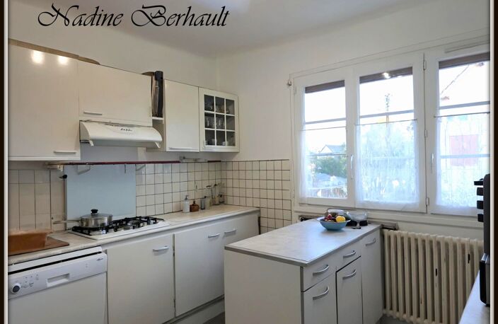 Maison à vendre 4 pièces  Amilly gare (45), sous sol complet, 2 ch en étage, salon avec cheminée, cuisine aménagée, jardin clos, 2 mn transport Gare Montargis — photo 4