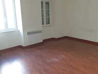 Appartement 60 m² à vendre 3 pièces, 2 parkings, BURIE (17) Exclusivité R. MARTINAUD CAPIFRANCE — photo 2
