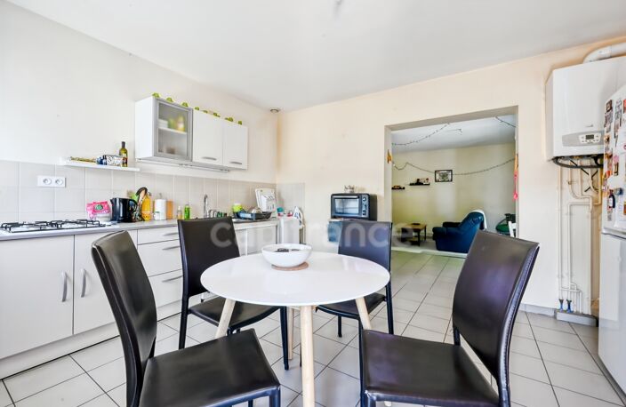 Maison en limite de campagne - 6 Pièces - Hauteurs de Givors - Divisée en 2 appartements - Potentiel locatif — photo 2