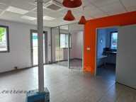 Local professionnel climatisé avec bureaux indépendants — photo 2