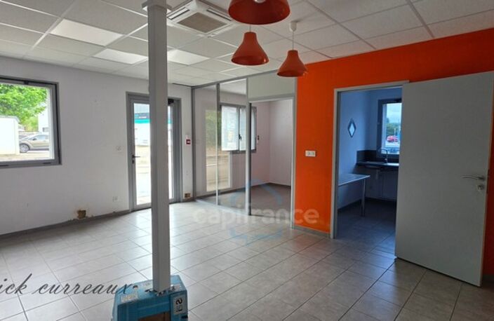 Local professionnel climatisé avec bureaux indépendants — photo 2