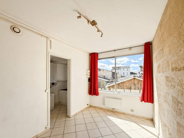 Idéal investisseur – Lumineux T1 bis de 48 m² – Bordeaux Capucins / Victoire — photo du bien