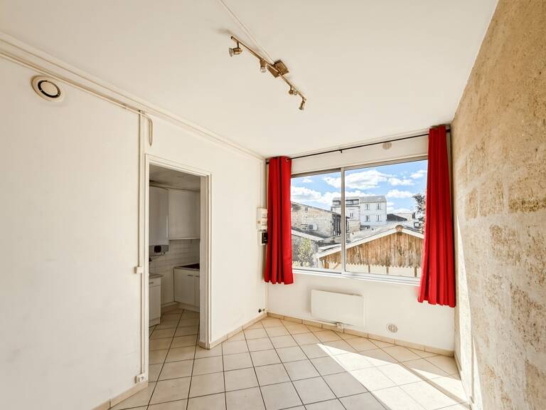 Idéal investisseur – Lumineux T1 bis de 48 m² – Bordeaux Capucins / Victoire — photo 1