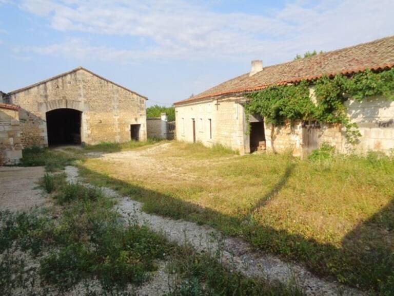 15 mn Angoulême Gare, ancien Corps de Ferme à réhabiliter au sud le l'agglomération — photo 1