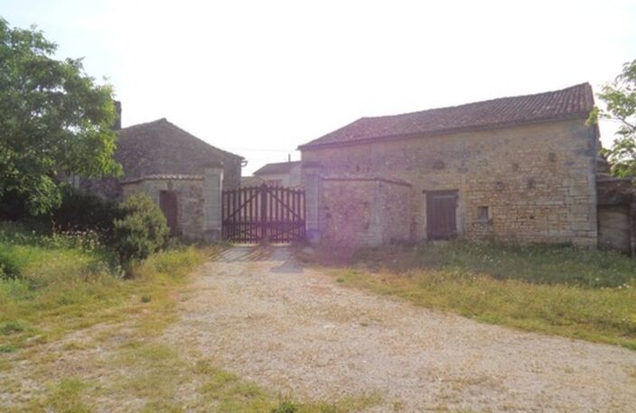 15 mn Angoulême Gare, ancien Corps de Ferme à réhabiliter au sud le l'agglomération — photo 2
