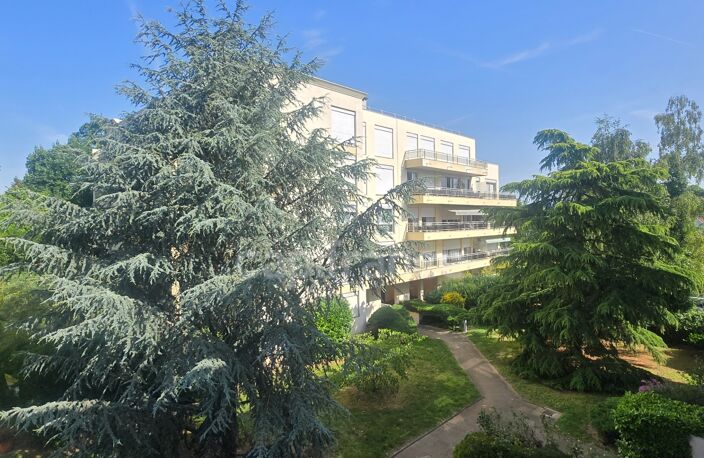 Saint-Gratien (95) – Appartement 4 pièces de 83 m², 2 chambres, 2 balcons, parking,  cave à proximité du lac d'Enghien, dernier étage, ascenseur — photo 3