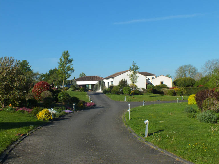 Propriété à vendre 17 pièces proche de SEMUR EN AUXOIS (21) — photo 1