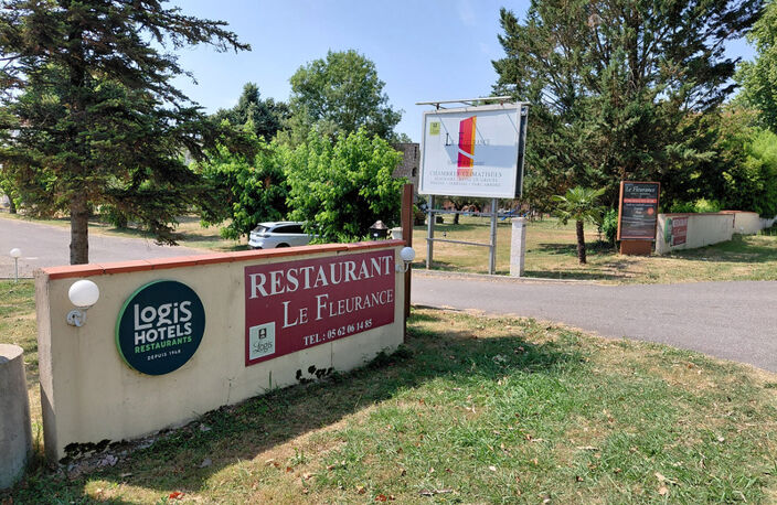 FLEURANCE (32) - Hotel-Restaurant murs et fonds avec logement de fonction — photo 2