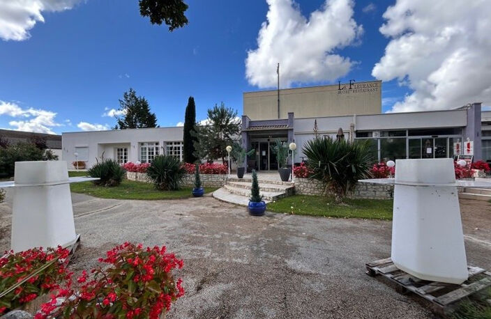 FLEURANCE (32) - Hotel-Restaurant murs et fonds avec logement de fonction — photo 4