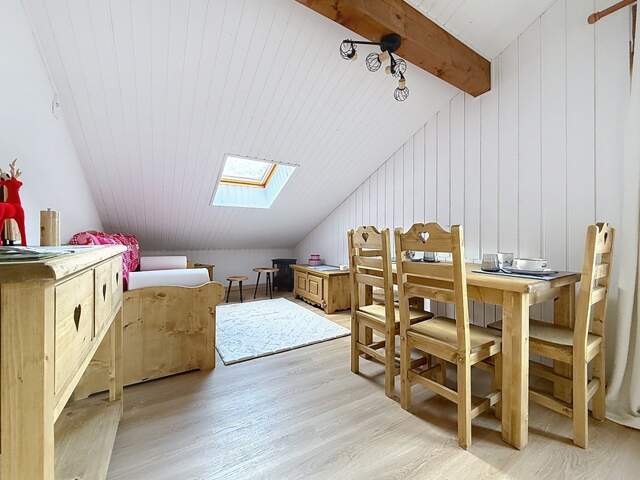 Appartement mansardé rénové à 50 m du télésiège - BELLEVAUX HIRMENTAZ (74) — photo du bien