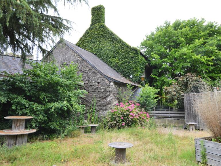 A vendre  belle Batisse a valoriser 7 pièces  Loire Layon Aubance (49) — photo 1