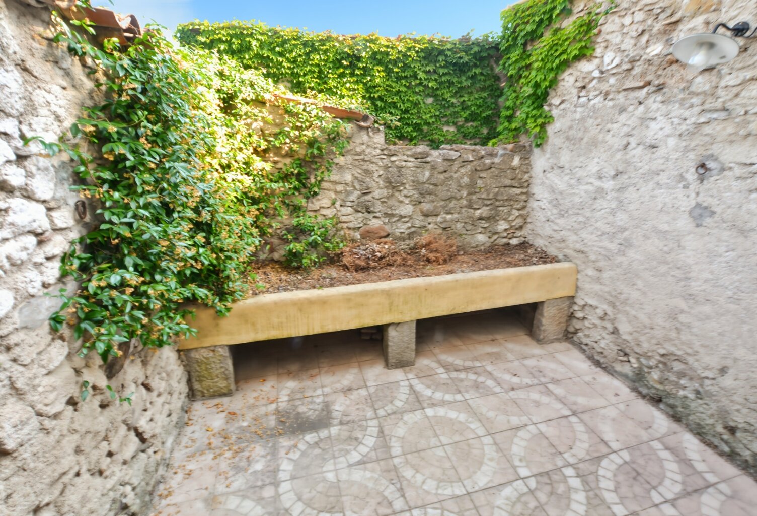 Saint-Chinian – Maison de village de 95 m², 4 chambres et cour sans vis-à-vis — photo 1