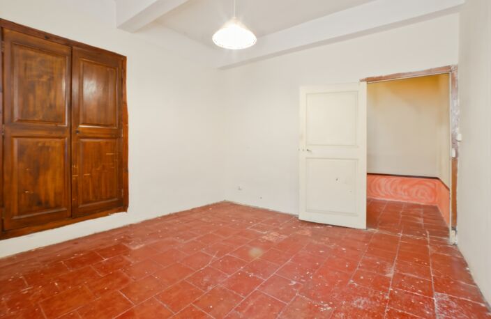 Saint-Chinian – Maison de village de 95 m², 4 chambres et cour sans vis-à-vis — photo 5