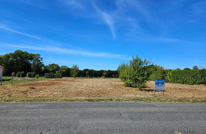 Terrain à vendre  SAINT CIERS DU TAILLON (17) Terrain 1465m2 avec certificat d'urbanisme — photo 2