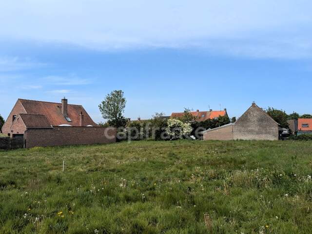 Terrain viabilisé de 796 m² - TOP EMPLACEMENT ! — photo du bien