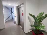 LOCAL PROFESSIONNEL À TAVAUX – IMPLANTEZ VOTRE ACTIVITÉ DANS UN PÔLE COMMERCIAL DYNAMIQUE ACCROCHE — photo 3
