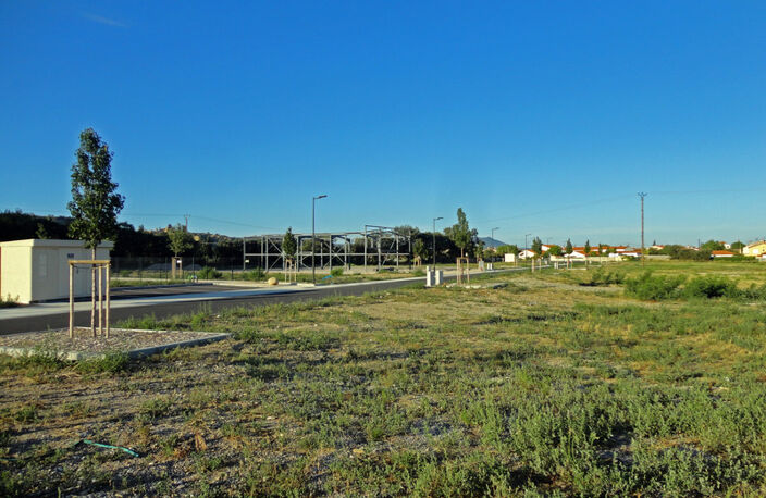 Dpt Pyrénées Orientales (66), à vendre ILLE SUR TET terrain constructible 1338 m², plat, vaibilisé — photo 4