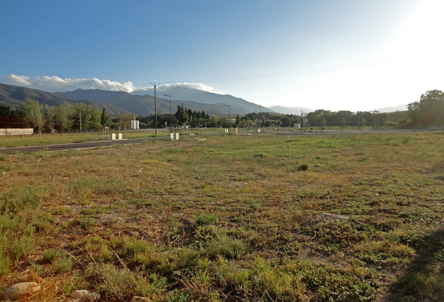 Dpt Pyrénées Orientales (66), à vendre ILLE SUR TET terrain constructible 9600m², plat, vaibilisé — photo 1