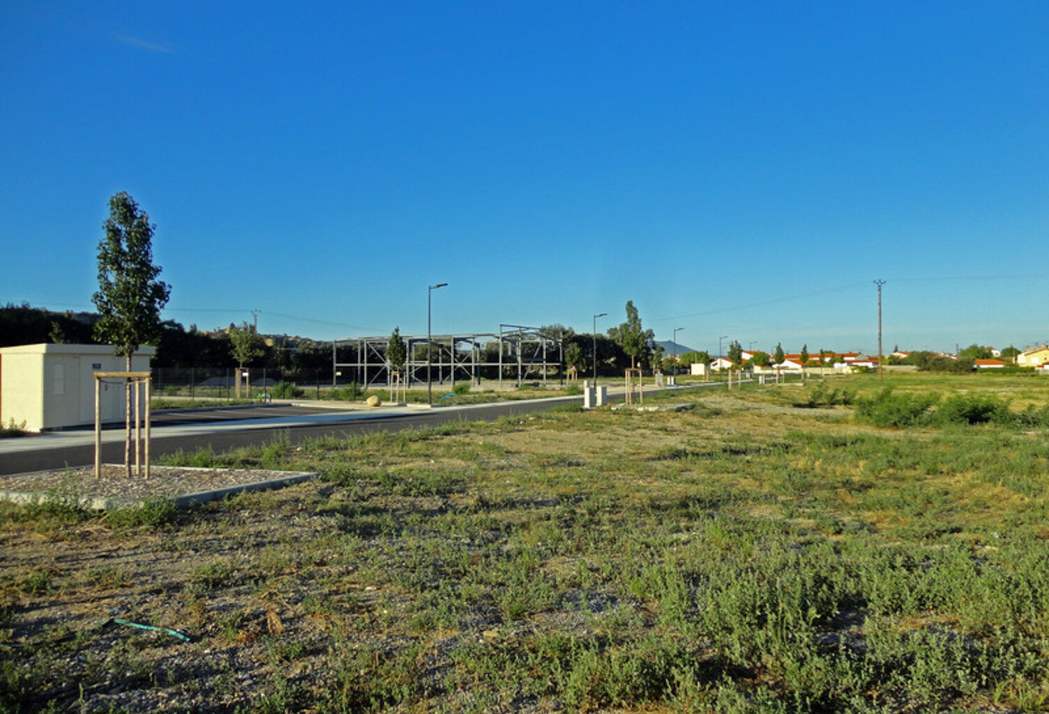Dpt Pyrénées Orientales (66), à vendre ILLE SUR TET terrain constructible 1338 m², plat, vaibilisé — photo 1