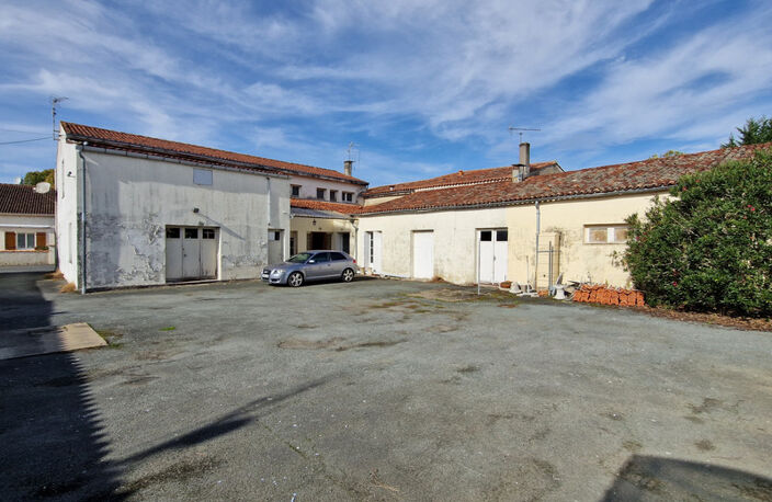 Dpt Charente Maritime (17), à vendre TONNAY BOUTONNE maison P6 — photo 2