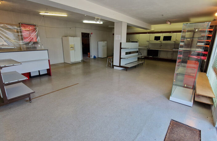 Dpt Charente Maritime (17), à vendre TONNAY BOUTONNE maison P6 — photo 4