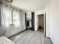 A deux pas du tram C, commerces... — photo 3