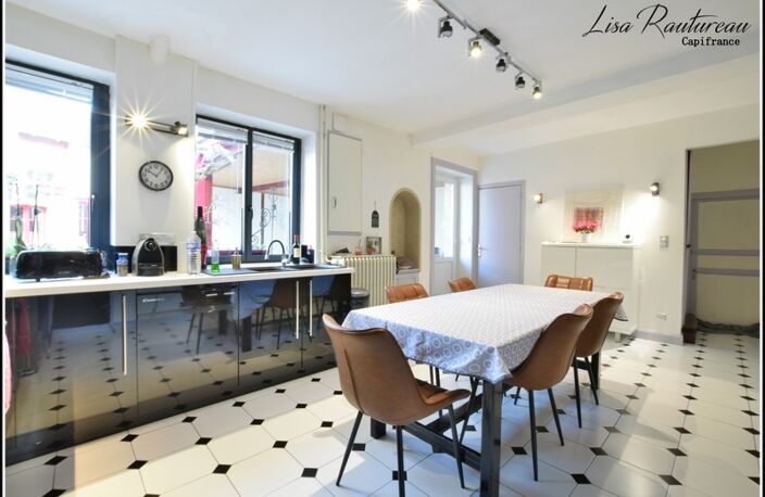 Dpt Loire Atlantique (44), à vendre VIEILLEVIGNE maison P10 de 360 m² - Terrain de 530,00 m² — photo 4
