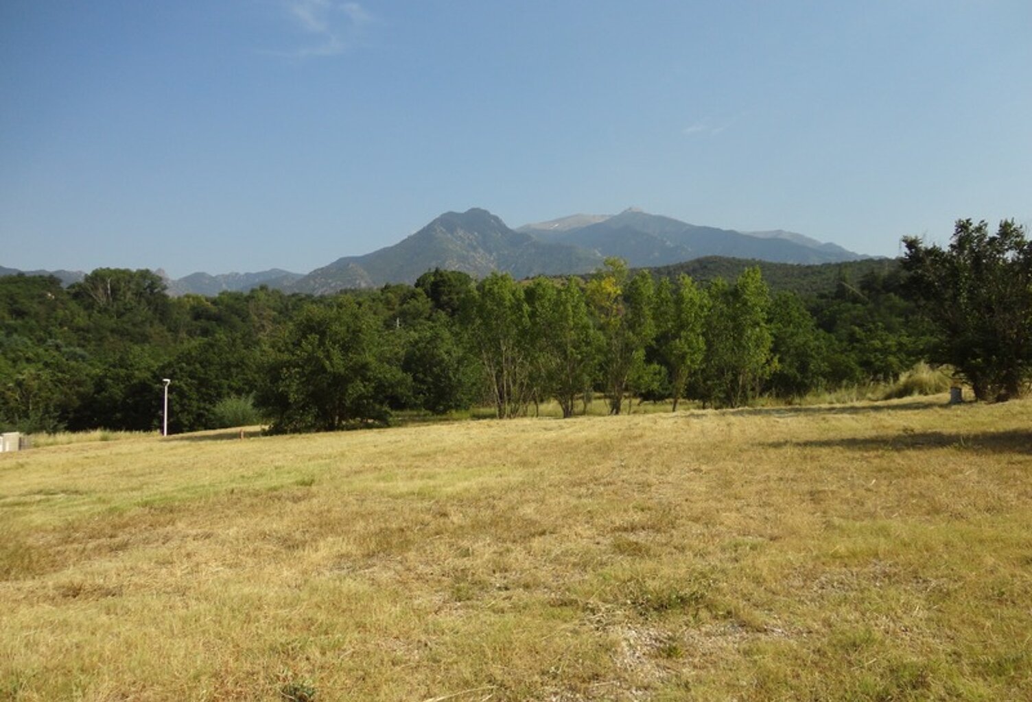 Dpt Pyrénées Orientales (66), à vendre PRADES Terrain constructible 378 m², 3 faces, libre constructeur — photo 1