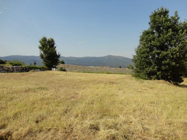 Dpt Pyrénées Orientales (66), à vendre PRADES Terrain constructible 391 m², 3 faces, libre constructeur — photo du bien