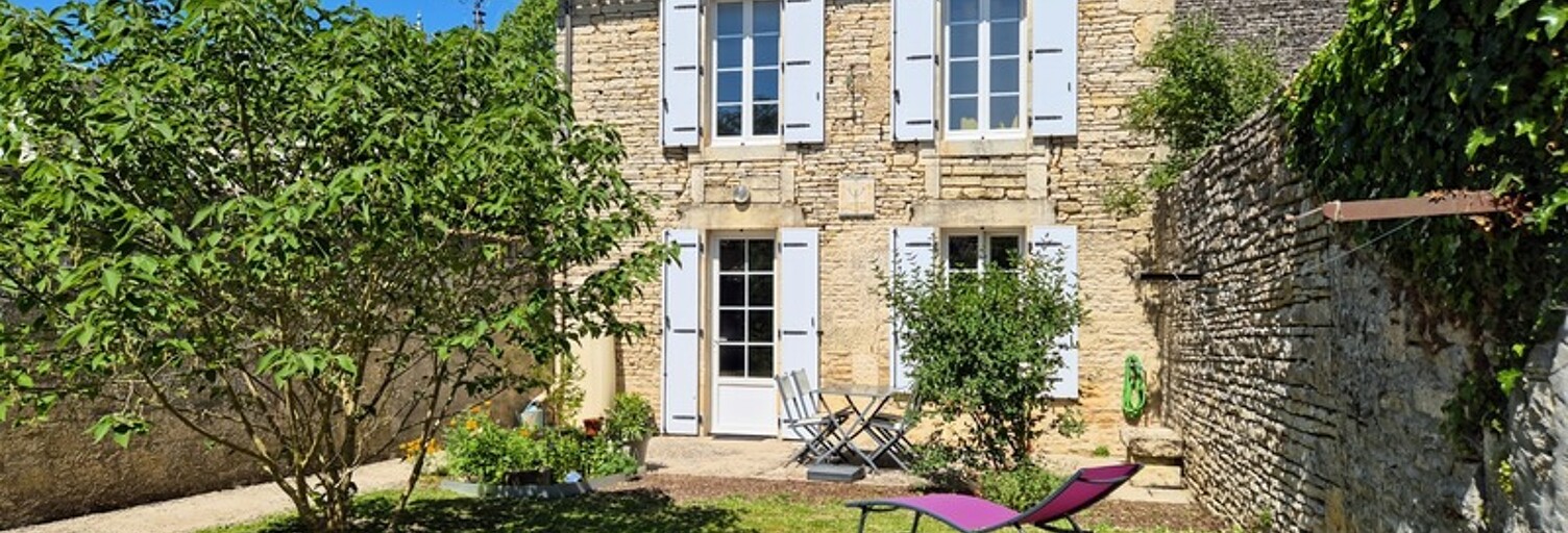 Maison 5 Pièces 157 m² à vendre à Asnières-la-Giraud (17400)