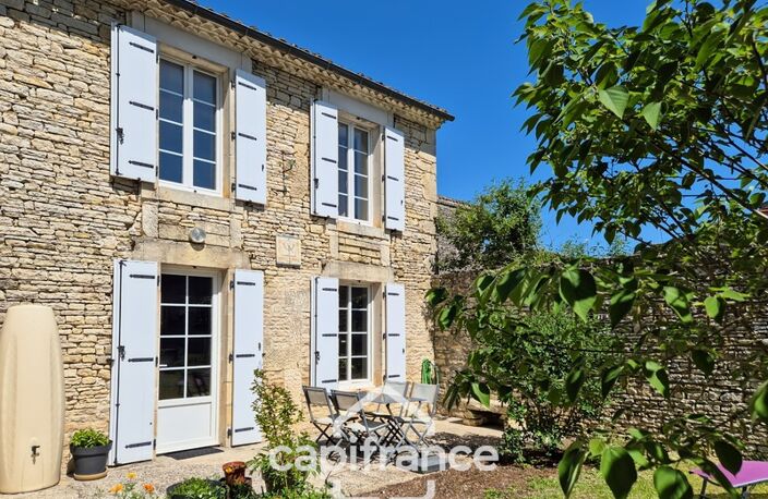 Maison à vendre 5 pièces ASNIERES LA GIRAUD (17) avec jardin, dépendances et garage — photo 3