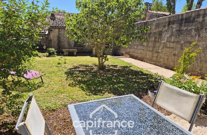 Maison à vendre 5 pièces ASNIERES LA GIRAUD (17) avec jardin, dépendances et garage — photo 5