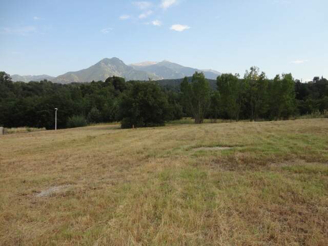 Dpt Pyrénées Orientales (66), à vendre PRADES Terrain constructible 264 m², 2 faces, libre constructeur — photo du bien
